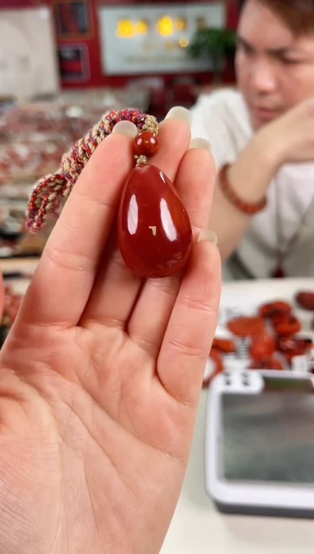 南红玛瑙吊坠未镶嵌一个/条