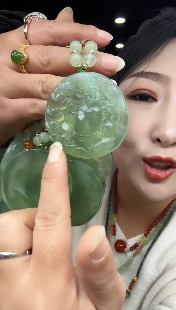 未镶嵌岫玉颈饰180财神【半珠链】