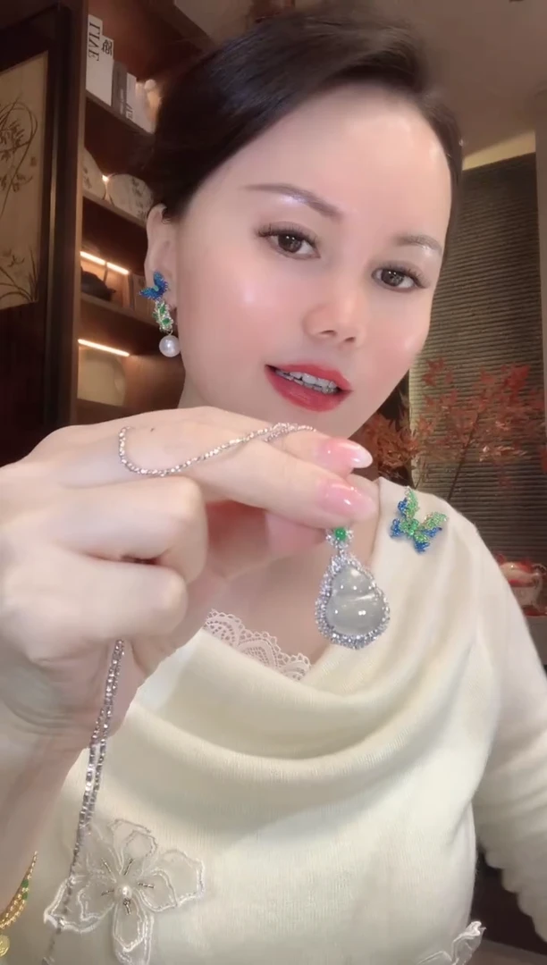 吊坠(不含链)18K金镶嵌翡翠A125