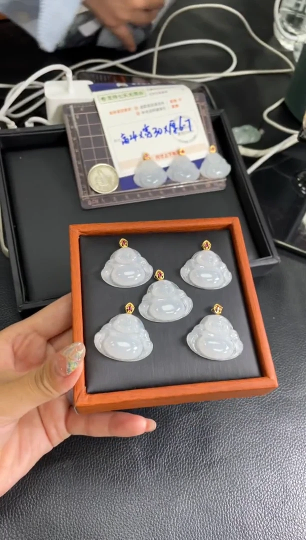 翡翠挂件18K金镶嵌佛公FL17配绳/多样性发其一ZBCP