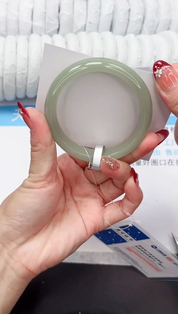 未镶嵌手镯石英质玉41-59.3DZ