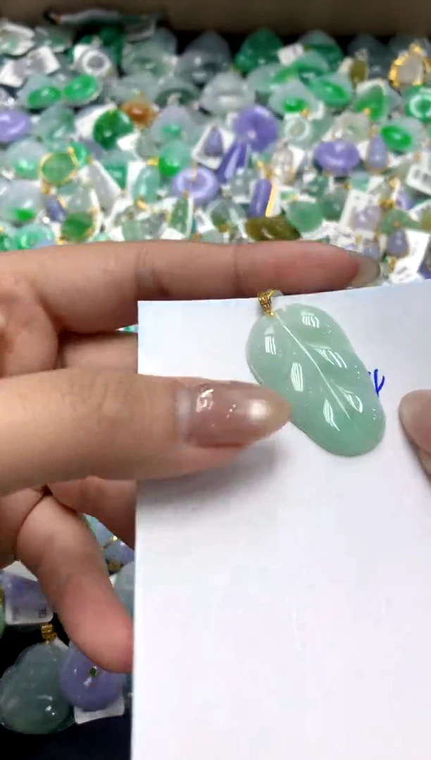 【闪购商品】翡翠颈饰18K金镶嵌1111111111111111