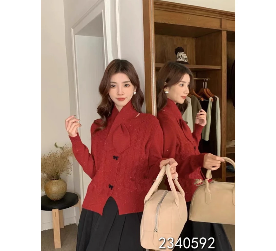 小妳XiaoNi———（冬款蝴蝶结排扣毛衣2340592）