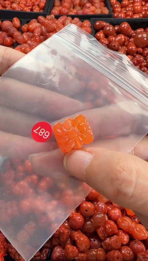 颈饰未镶嵌南红玛瑙1