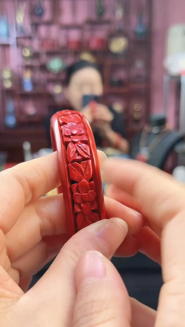 红*儿非遗 雕漆手镯 红黑 花卉 59