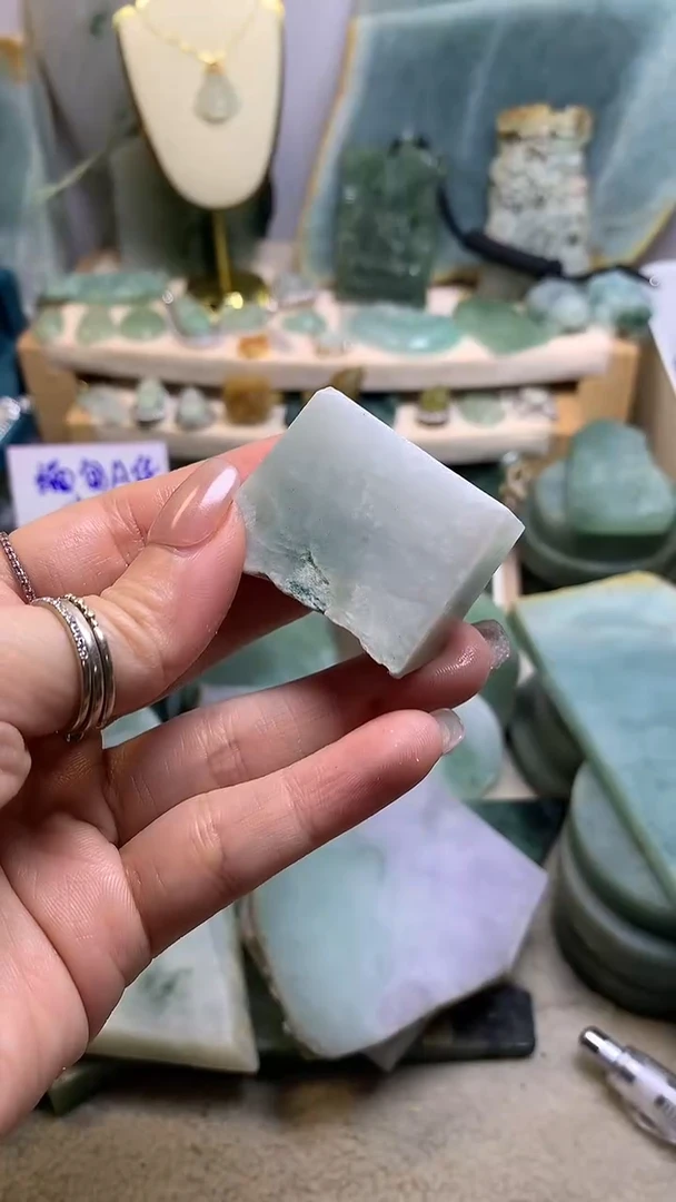 【闪购商品】翡翠挂件未镶嵌缅甸A货翡翠，没有运费险