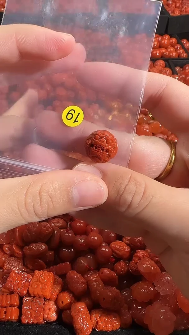 颈饰未镶嵌南红玛瑙1