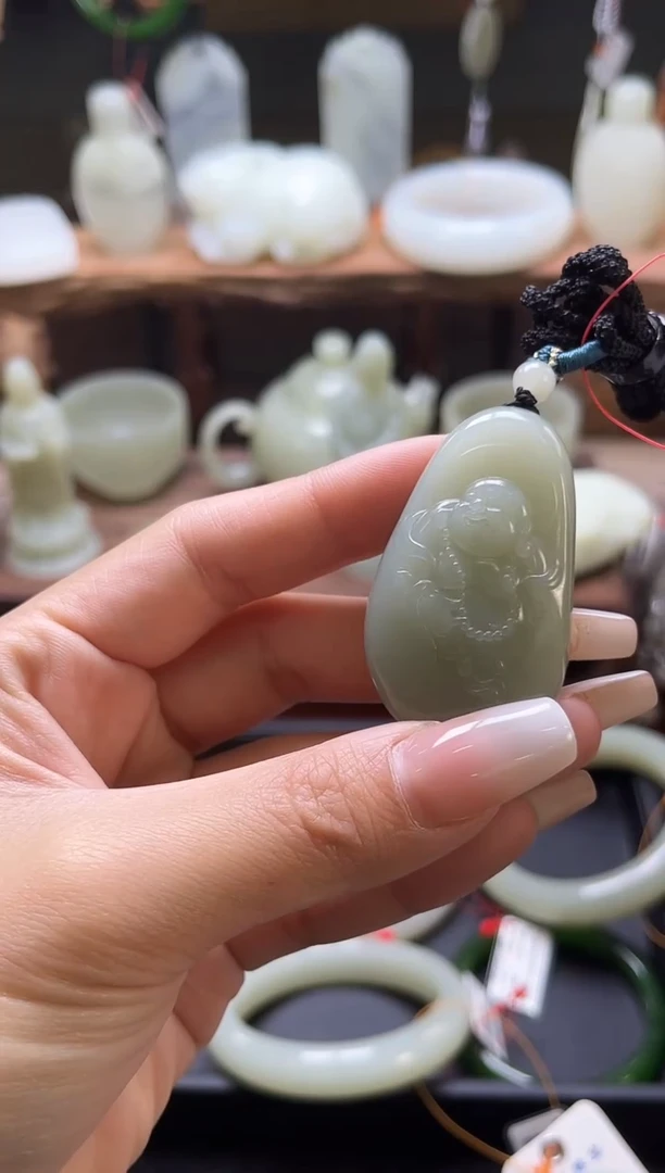 【闪购商品】和田玉吊坠未镶嵌且末青白随形佛公821255