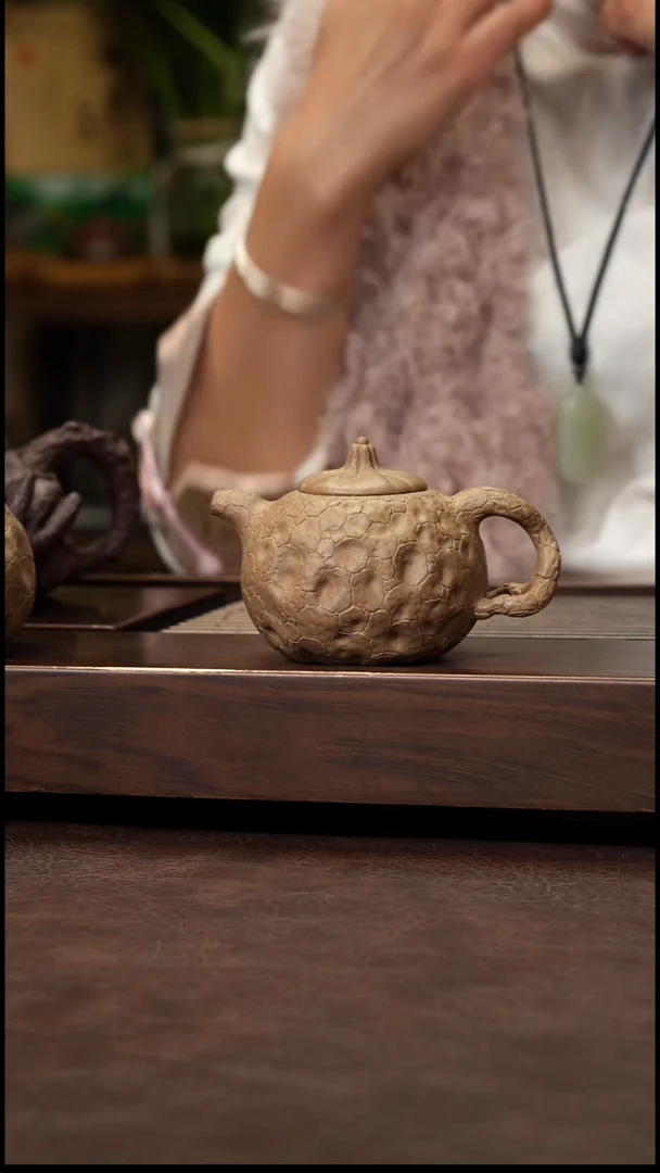 茶壶紫砂青段全手南瓜供春170cc左右