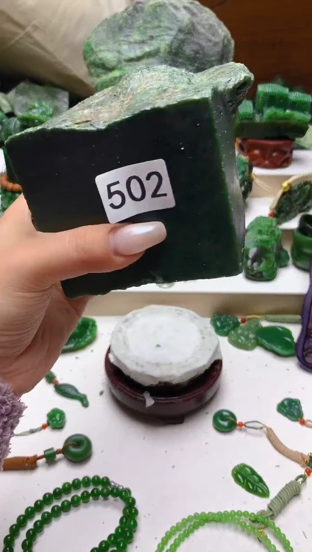 未镶嵌和田玉（碧玉）摆件1