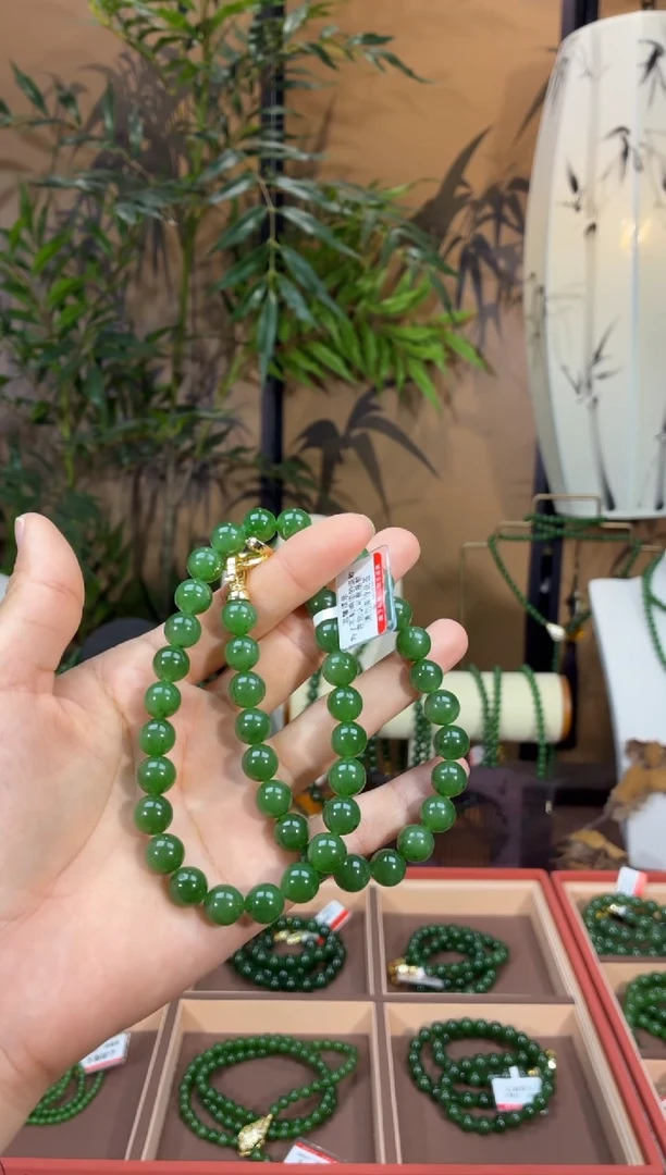 颈饰未镶嵌和田玉（碧玉）9.6阳绿微矿锁骨链