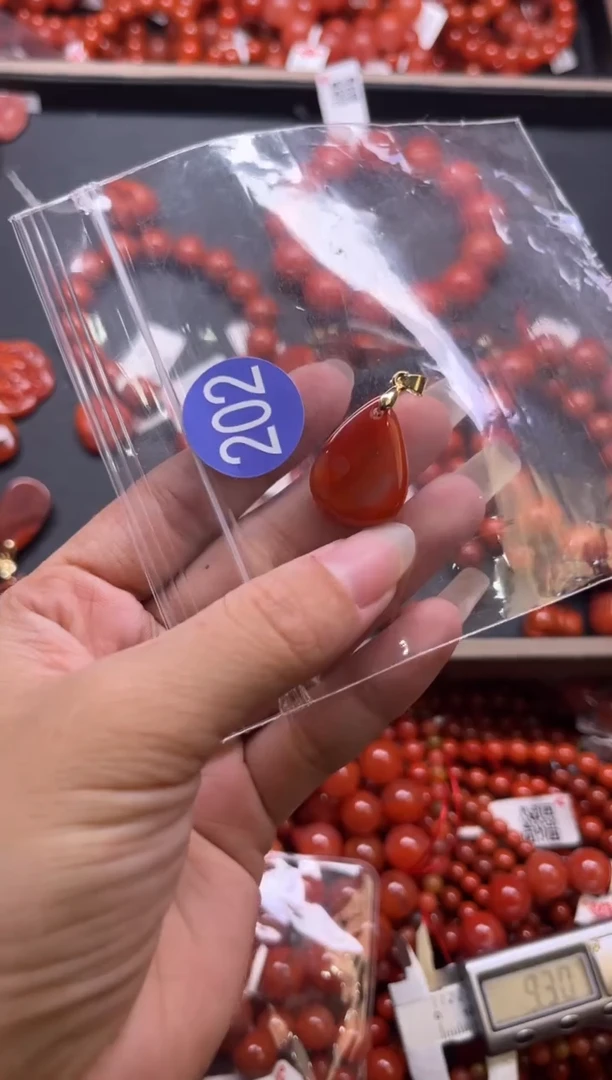 南红玛瑙未镶嵌珠宝奇石202