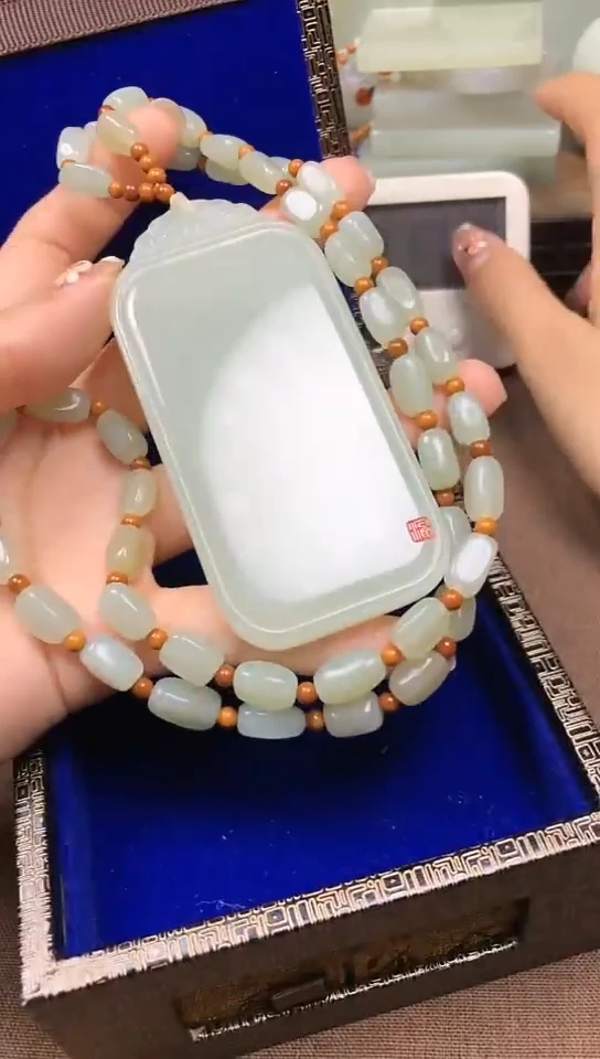 颈饰未镶嵌和田玉旭*升 旭日升