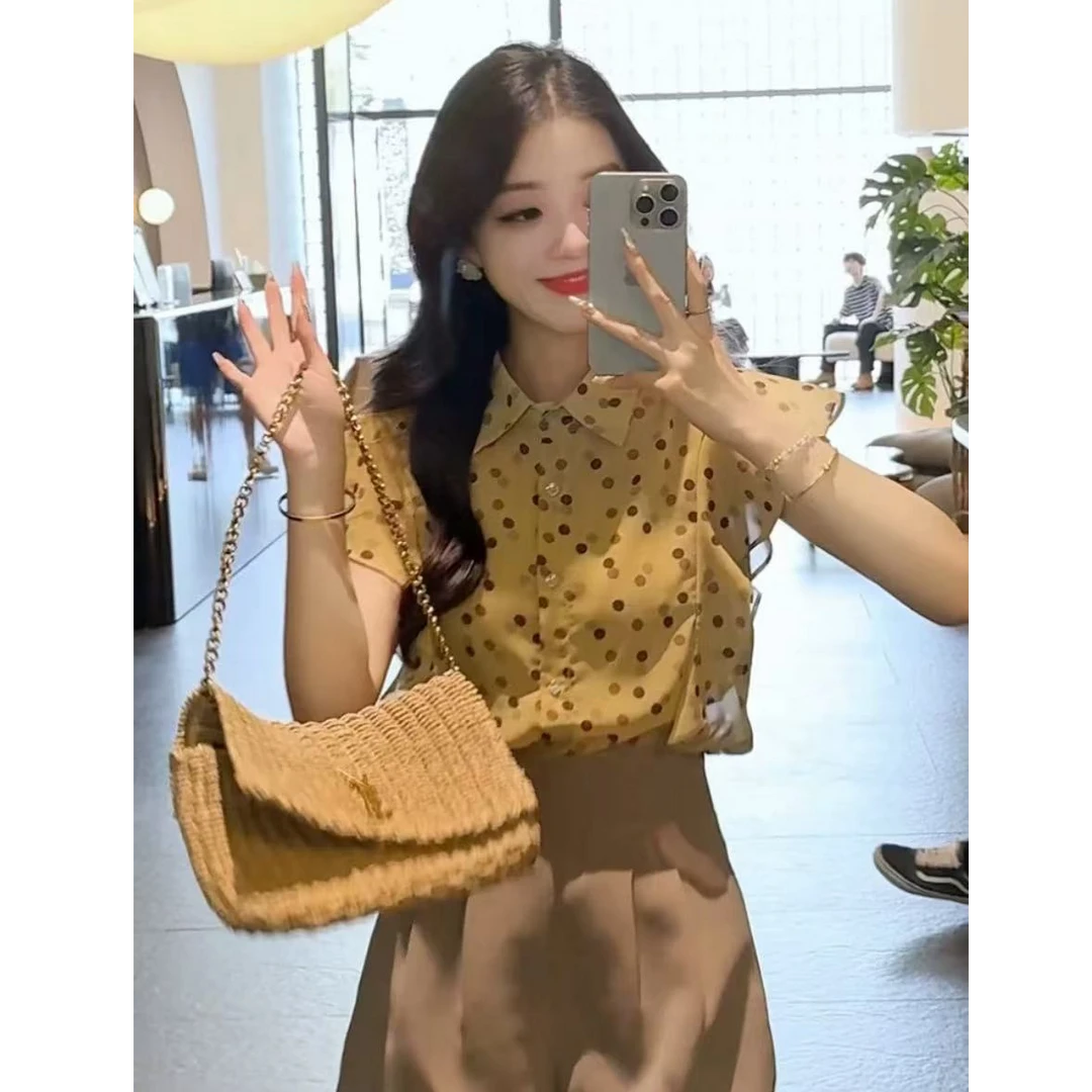 气质波点荷叶边飞飞袖衬衫女夏季新款法式翻领宽松洋气衬衣9312