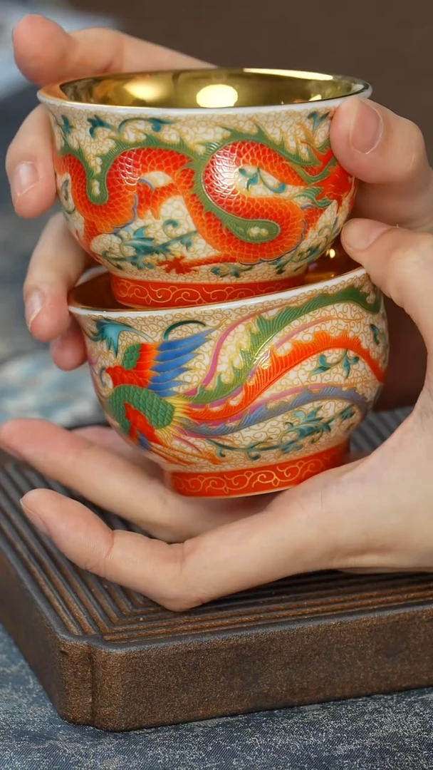 【鎏金珐琅彩对杯】