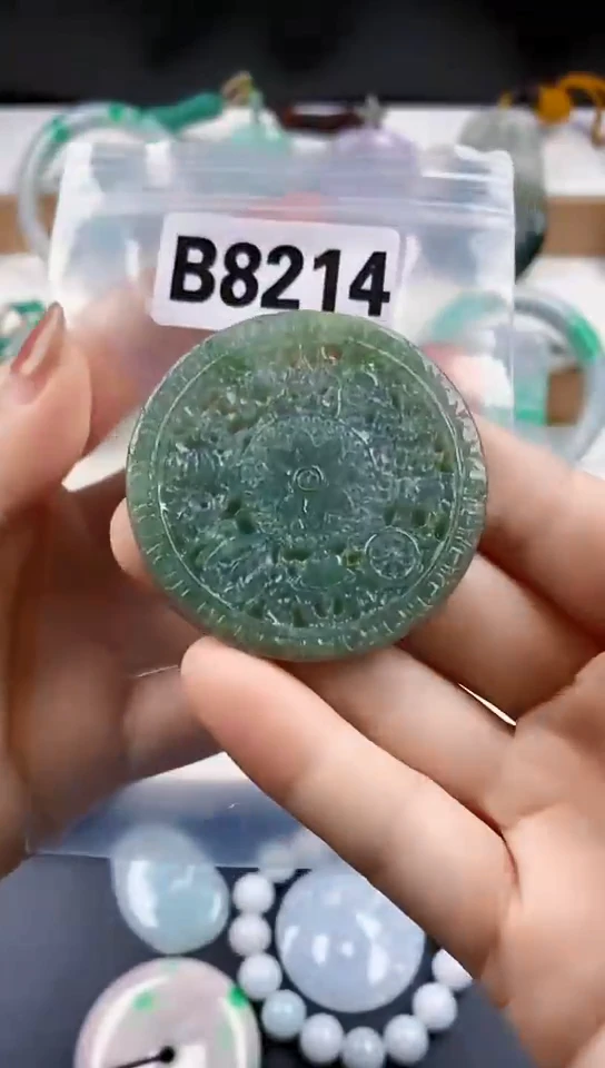 颈饰未镶嵌翡翠天然翡翠吊坠挂件
