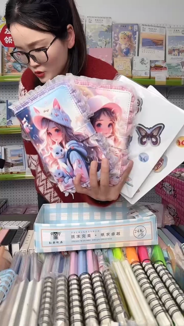 32K蕾丝磁扣（猫咪少女）+镂空蝴蝶各2本【封面随机】-共4本