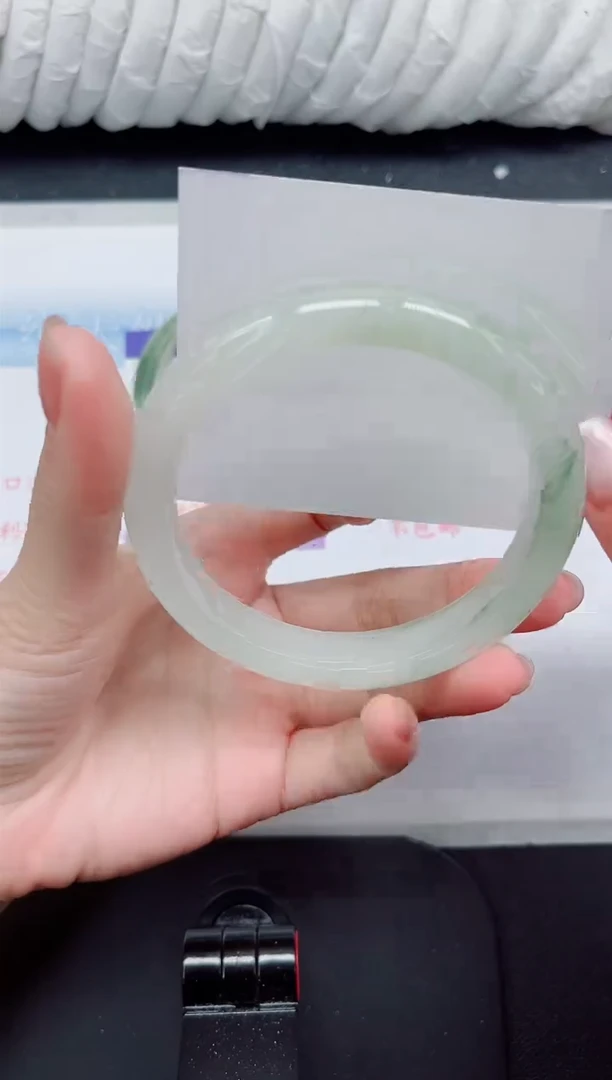 【闪购商品】石英质玉手镯未镶嵌43#64.5