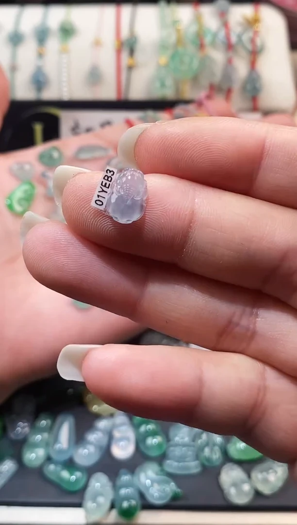 翡翠散珠貔貅裸石