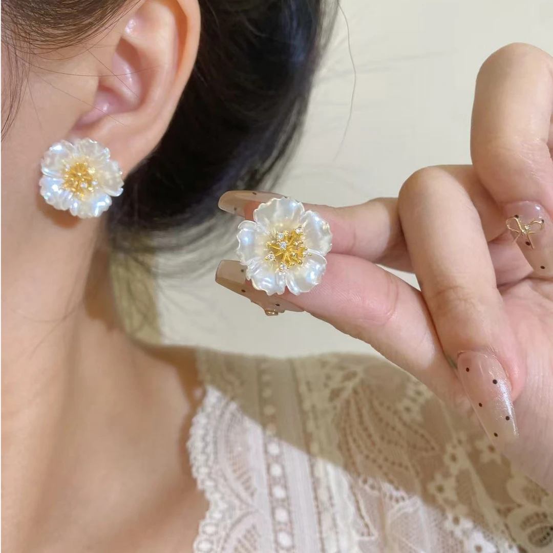 铜合金耳饰 白茶夏季新款气质简约百搭时尚超仙清新耳钉