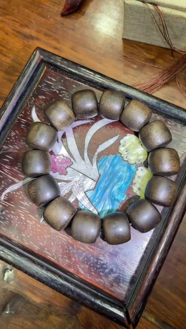 【闪购商品】木cx黑奇楠桶珠带推拉盒