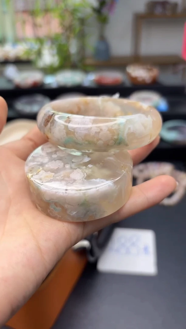 【闪购商品】石英质玉手镯未镶嵌A1501(55圈赠送镯心)