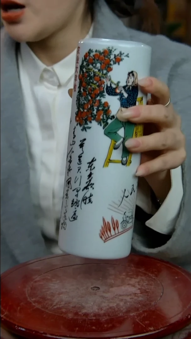 摆件陶景德镇陶瓷摆件摘苹果笔筒
