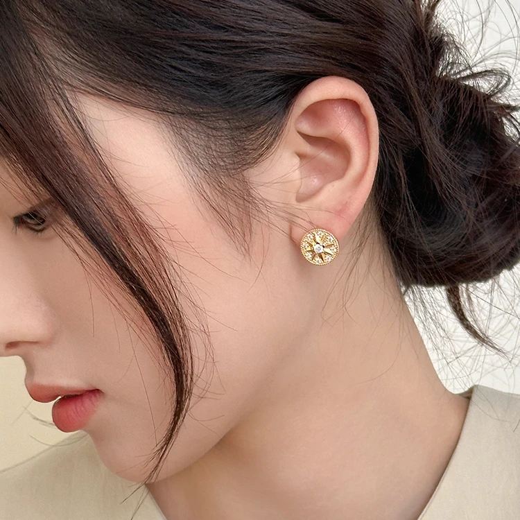 合金耳饰 金色圆形八芒星锆石耳钉女耳饰新款高级感轻奢气质耳环