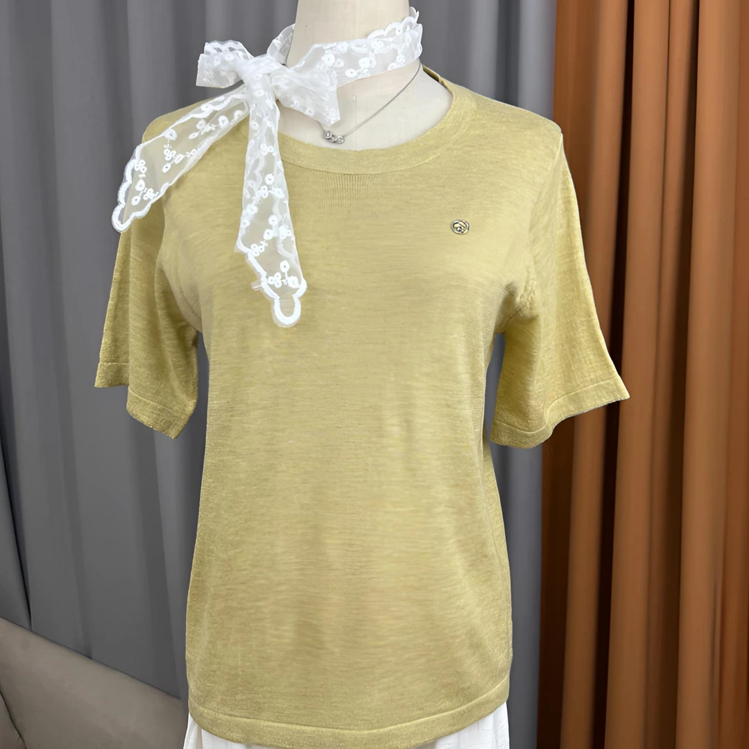 极简风短袖常规款纯色T恤