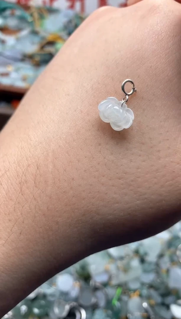 【闪购商品】翡翠颈饰未镶嵌哥哥