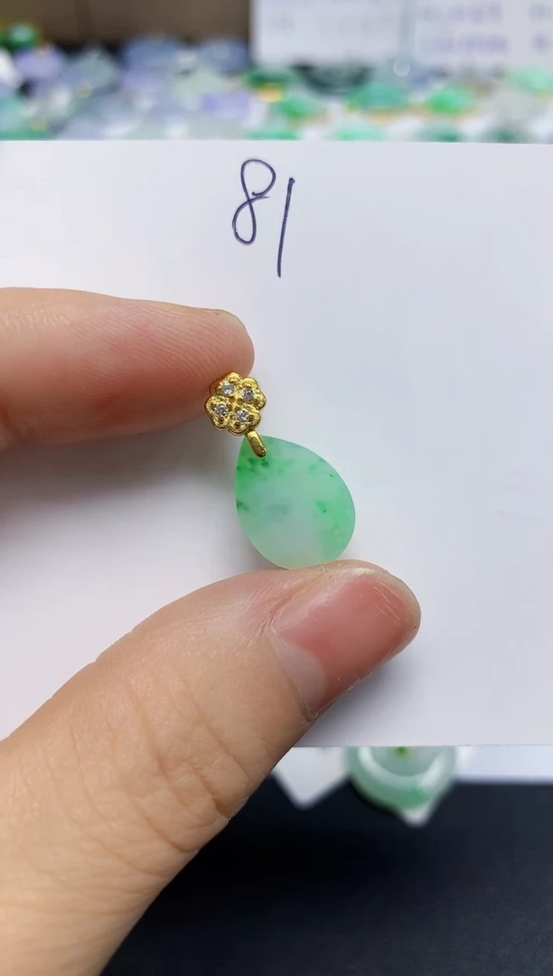 翡翠未镶嵌颈饰天然缅甸翡翠A货