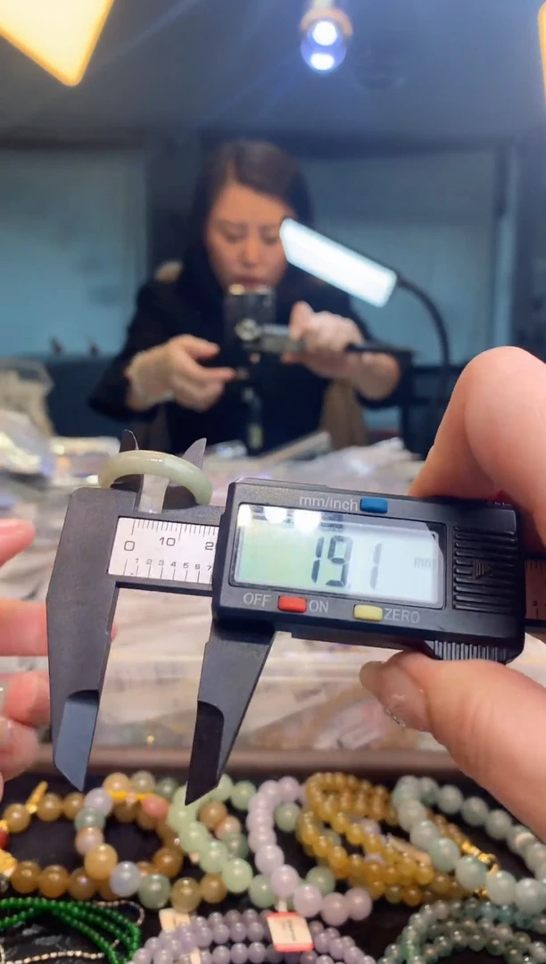 未镶嵌定制翡翠天然缅甸翡翠 v一对