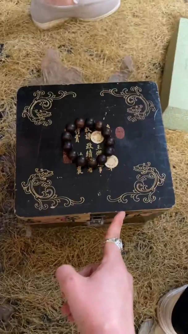 木摆件高端精美黑色龙纹方盒一件链接