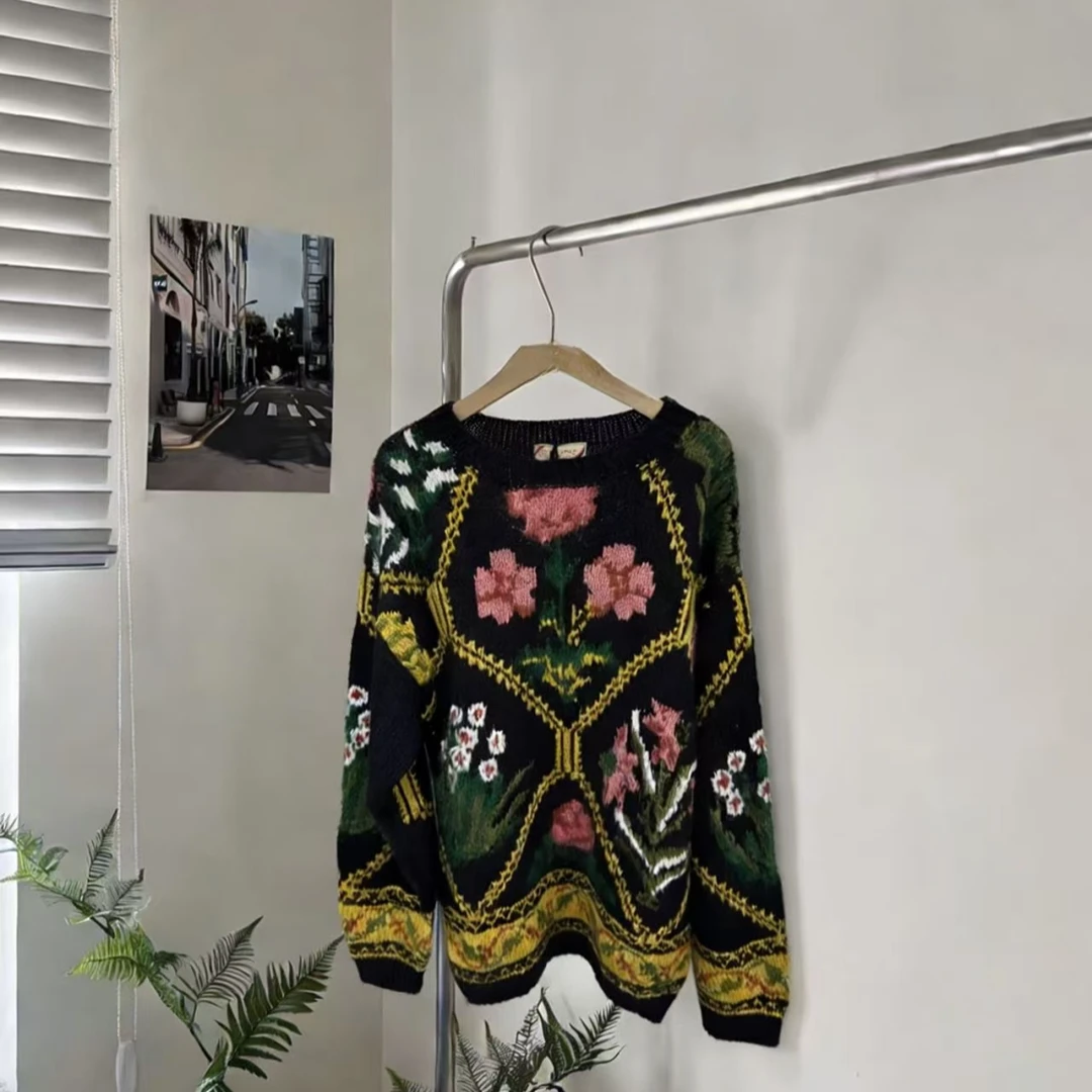 圆领绣花针织毛衣（圆领款）2512281900