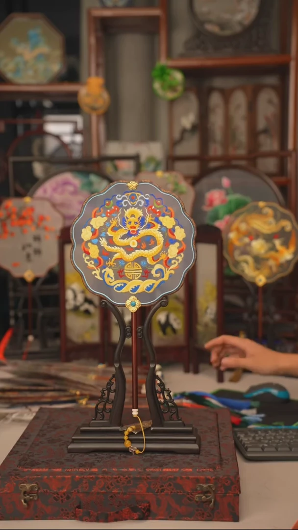 扇子苏绣作品手工扇子
