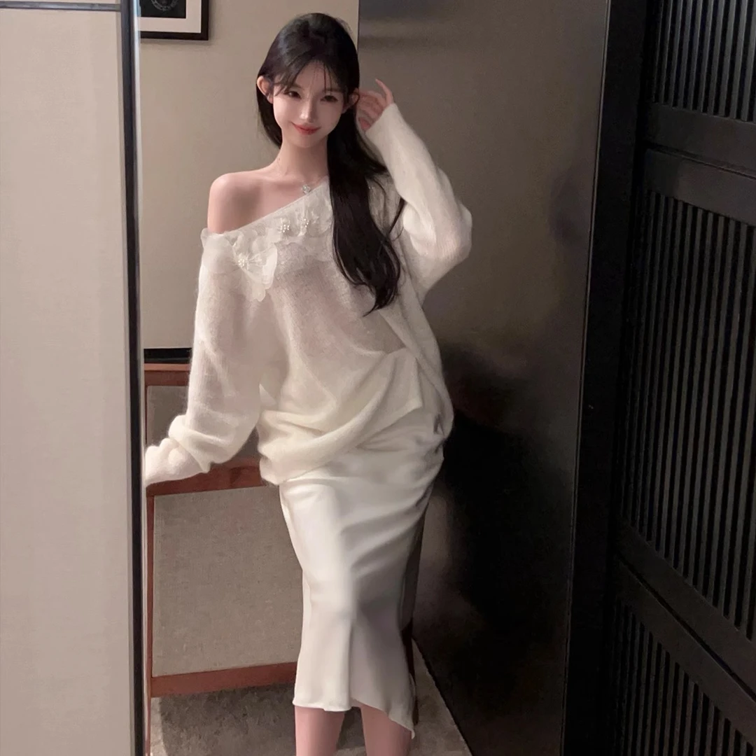 温柔风立体花朵斜领露肩毛衣女春季新款设计感宽松软糯针织衫上衣