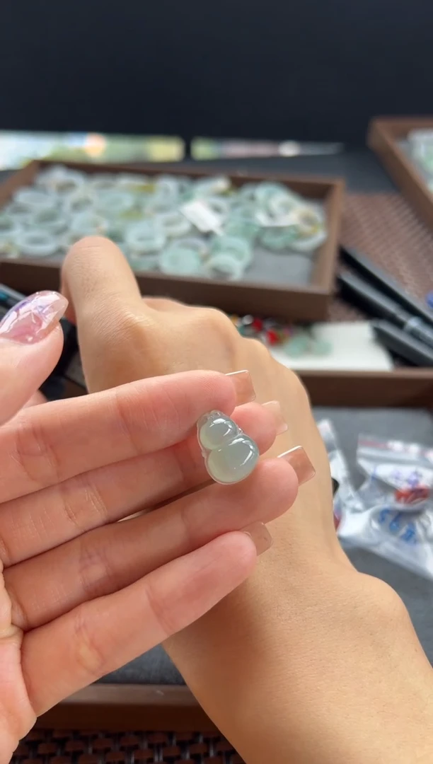 【闪购商品】翡翠吊坠(不含链)未镶嵌310买断