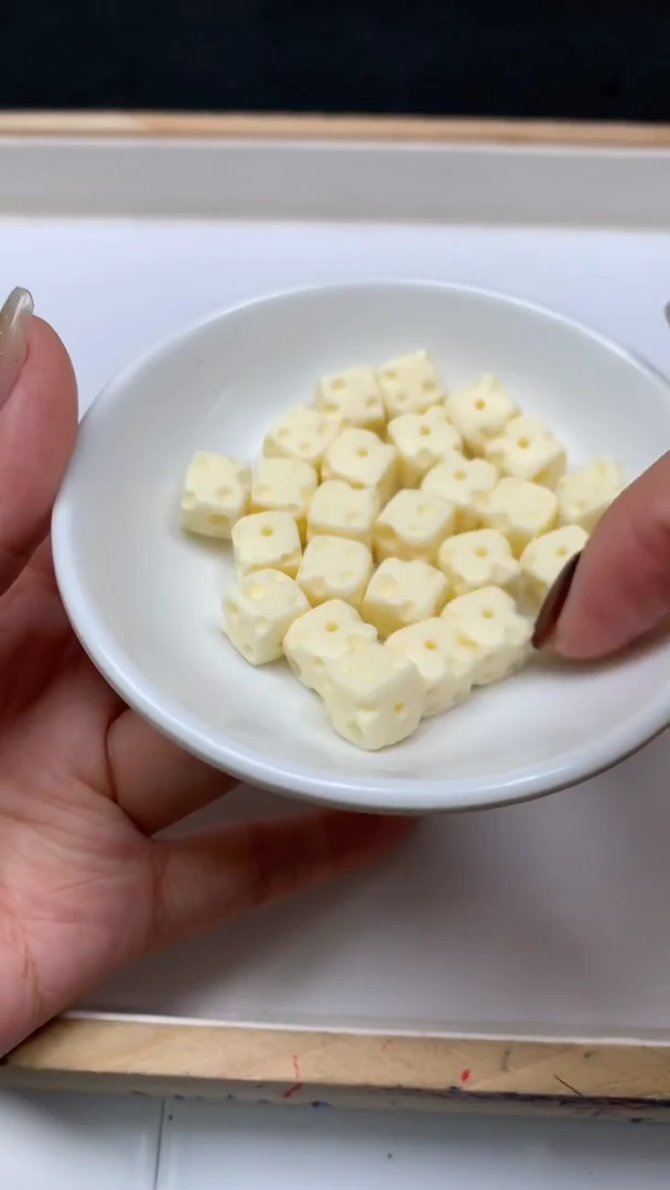 菩提散珠E851 牙牙 果 奶酪 方糖 10mm5个8.8元