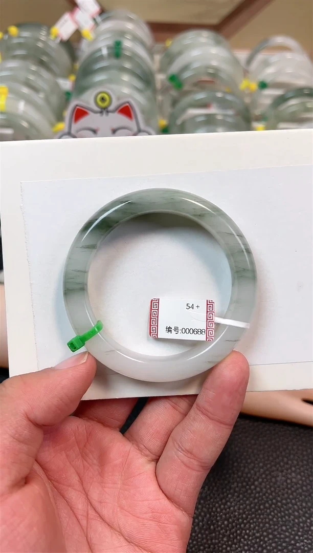 【闪购商品】石英质玉手镯未镶嵌688