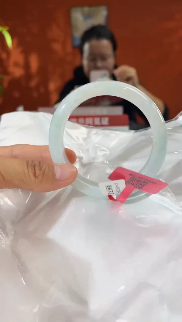 未镶嵌手镯翡翠4        圈口58