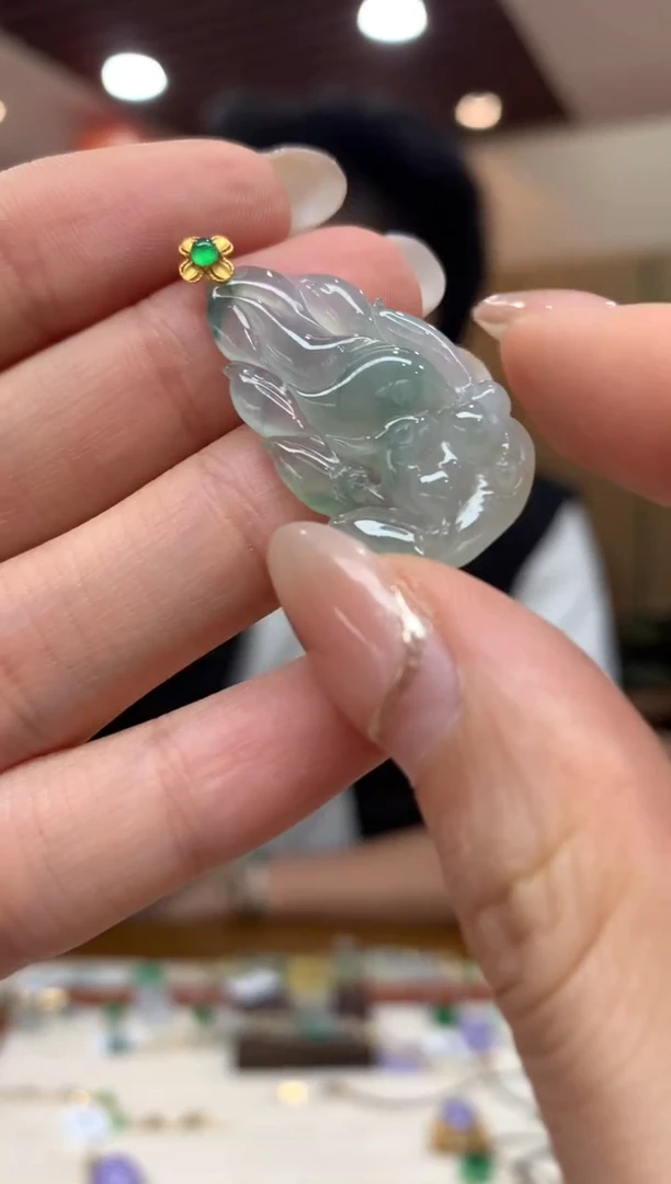 吊坠(不含链)18K金镶嵌翡翠九尾狐