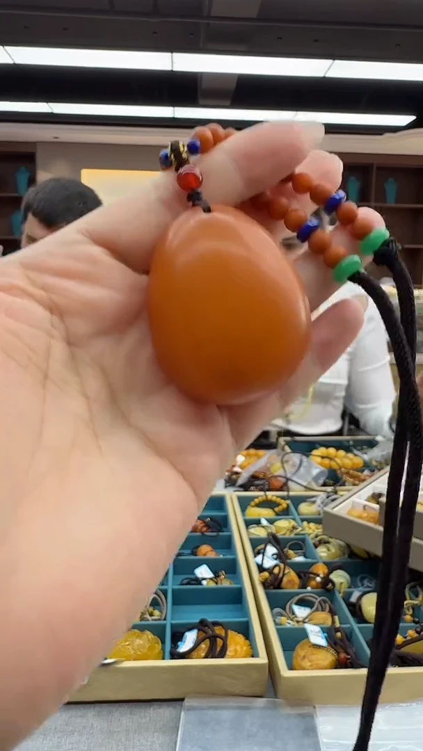 琥珀颈饰未镶嵌116秒拍号 假一罚三