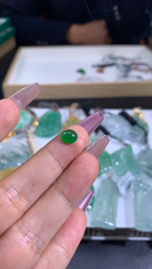 未镶嵌定制翡翠?翡翠