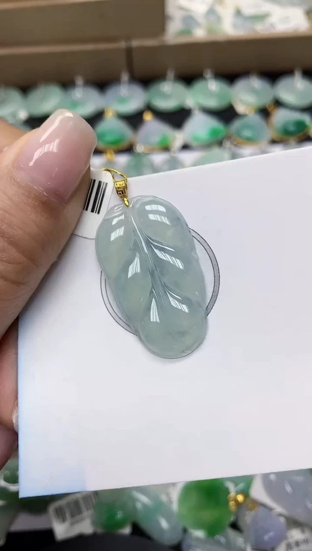 颈饰18K金镶嵌翡翠11111111111