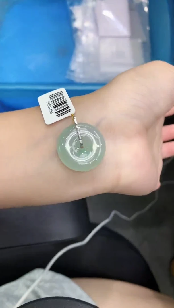 翡翠18K金镶嵌颈饰111111111