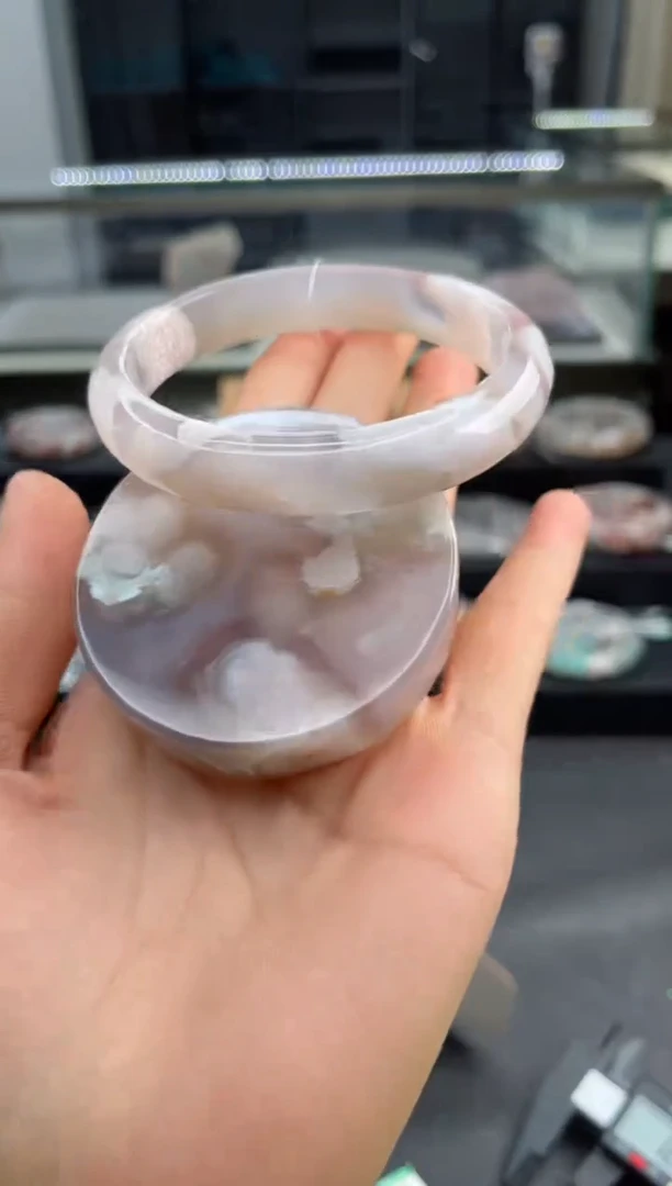 石英质玉手镯未镶嵌56圈口（赠送镯心）6572104