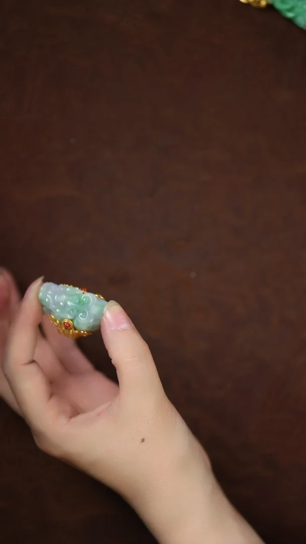 未镶嵌挂件翡翠闪购 貔貅