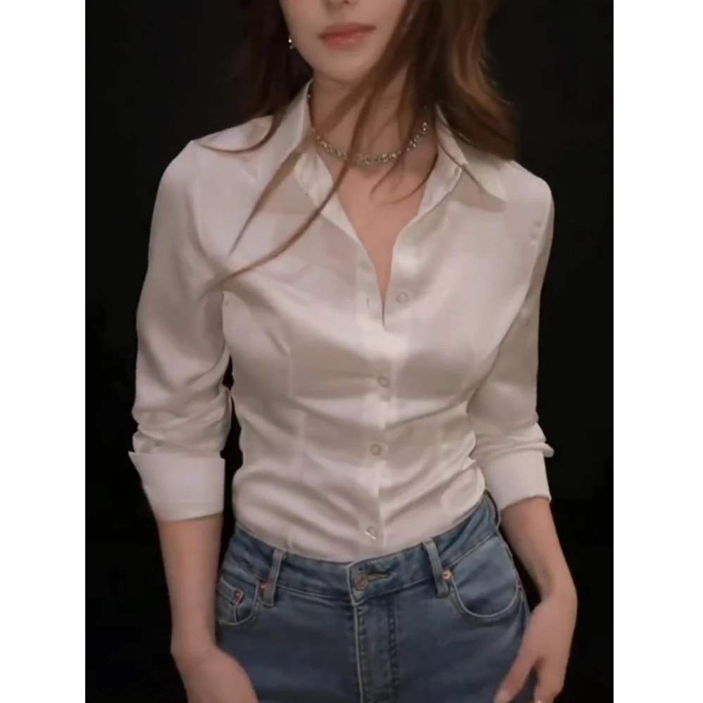 高级感纯欲风醋酸缎面收腰衬衫女早春季新款高端别致漂亮珠光小衫