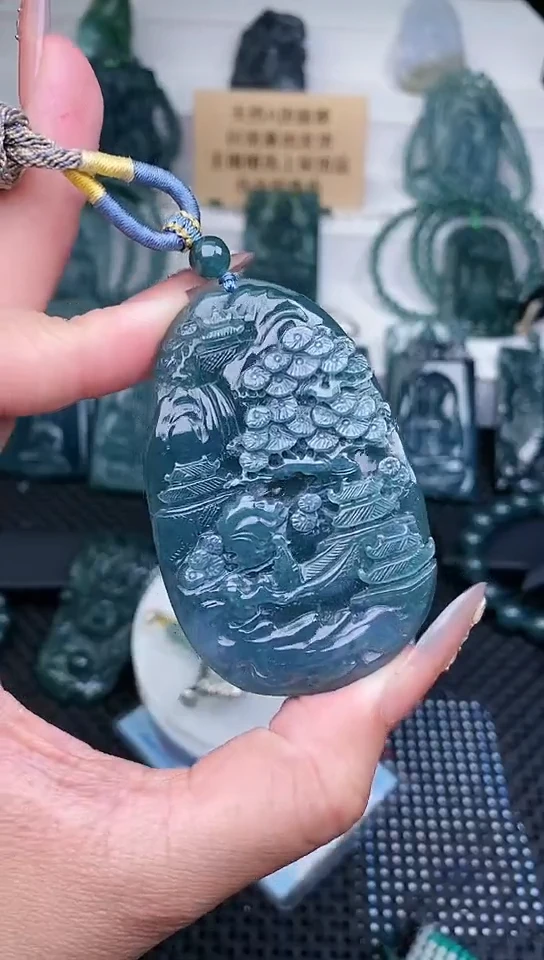 颈饰未镶嵌翡翠