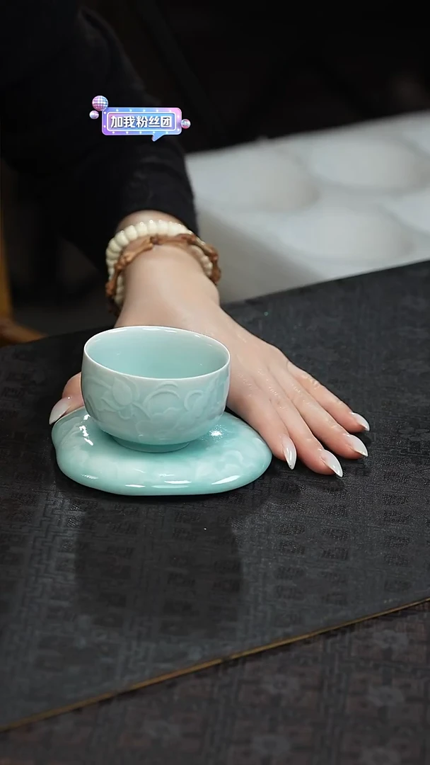 瓷南**?林莉 荷叶田田 一杯一托